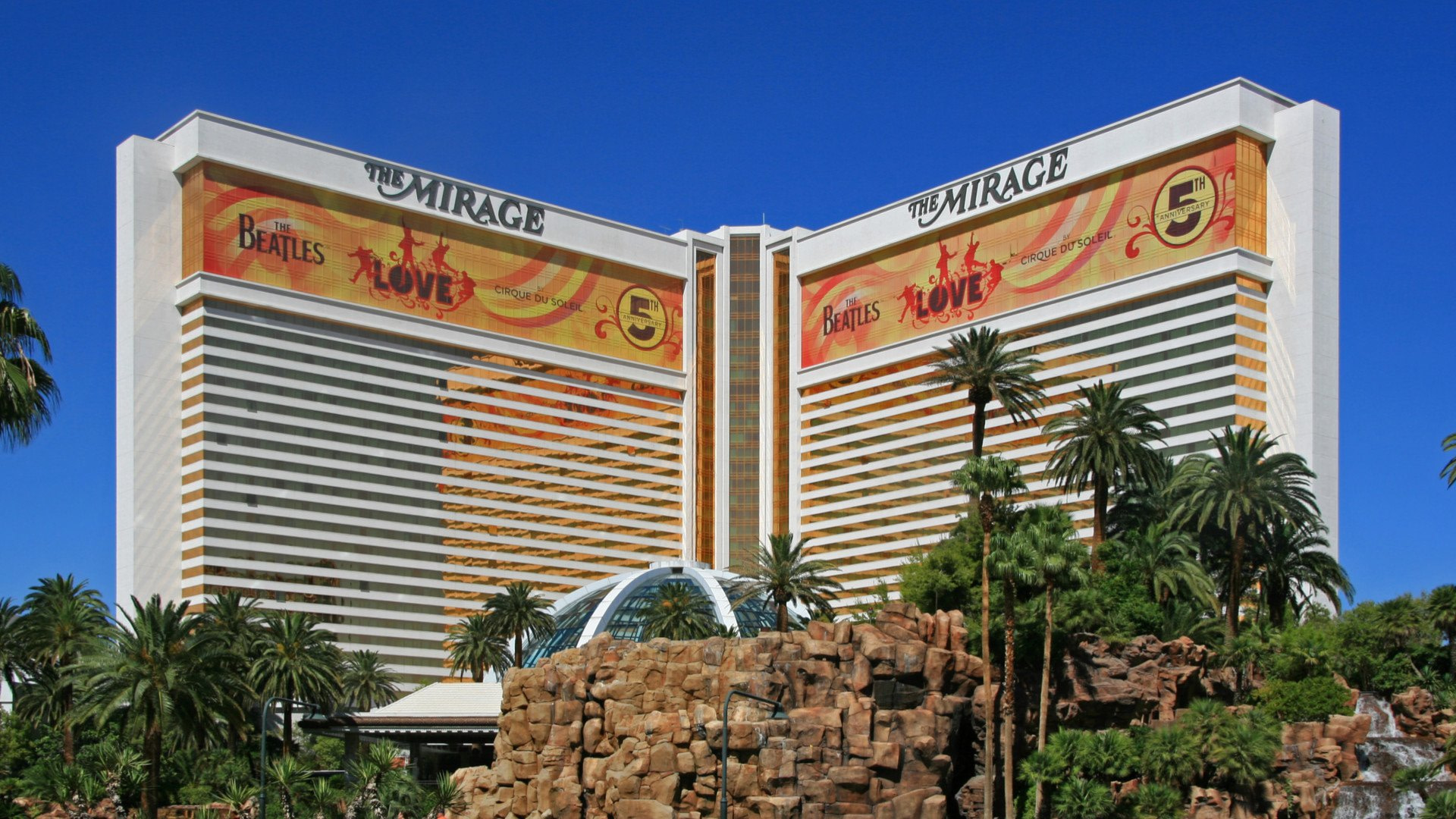 The Mirage Hotel & Casino Review: What To REALLY Expect If You Stay